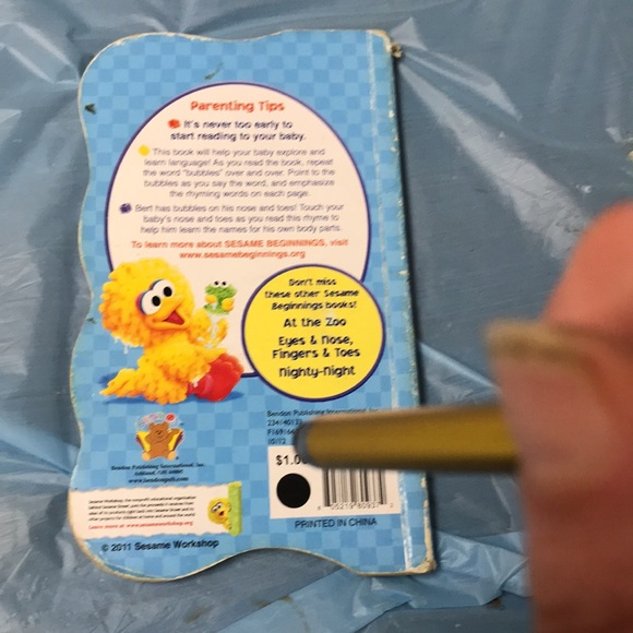 Sesame Street board book  “Bubbles, bubbles” - Picture 2 of 16